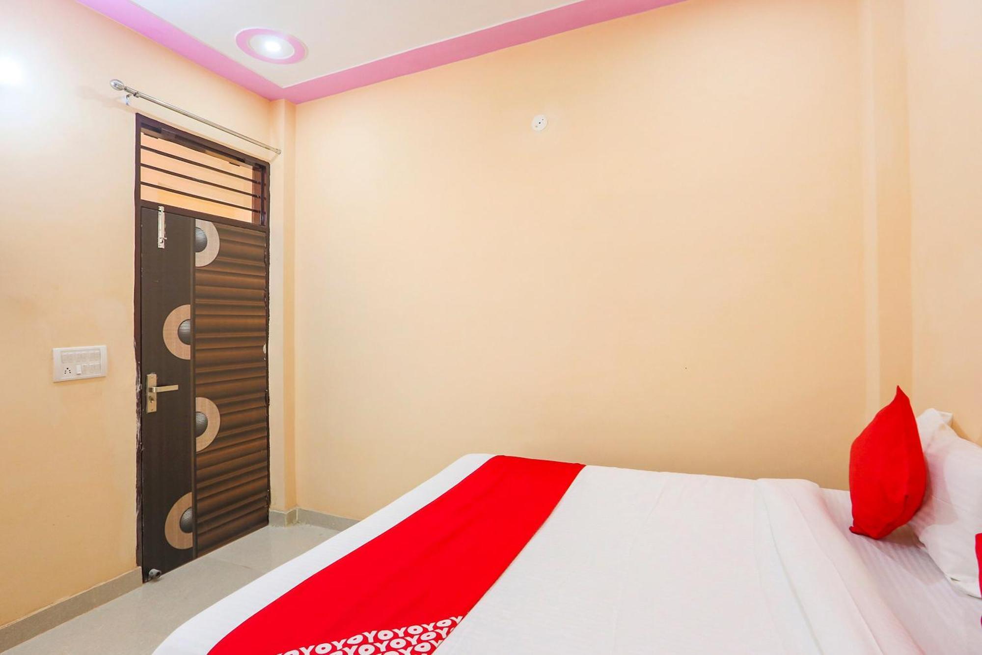 Hotel O Royal Villa Gurgáon Kültér fotó